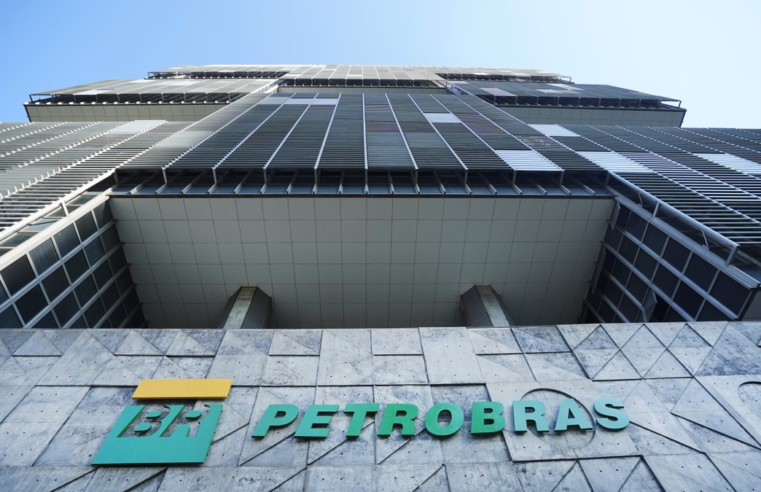 Petrobras anuncia redução de R$ 0,12 na gasolina e aumento de R$ 0,25 no diesel