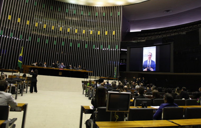 Redução de juros e Reforma Tributária ocupam a tribuna do Congresso