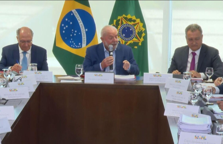 Em meio a discussão sobre meta fiscal, Lula diz que 'dinheiro bom é dinheiro transformado em obra'