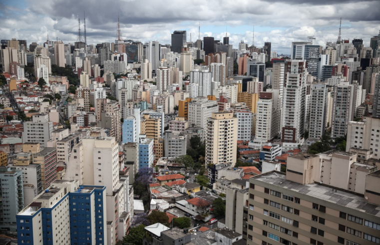 Preço do aluguel residencial sobe 16% em 2023, três vezes mais que a inflação, mostra FipeZap