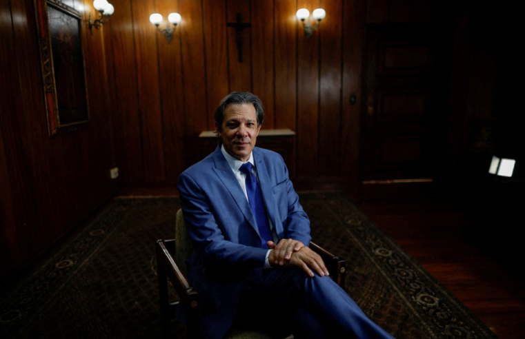 Fernando Haddad testa positivo para Covid-19