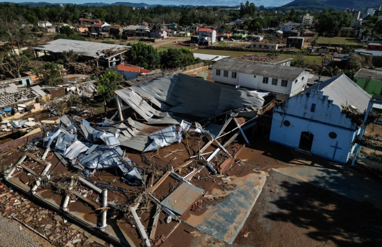 Auxílio Reconstrução: famílias do RS já podem confirmar dados para receber benefício; entenda