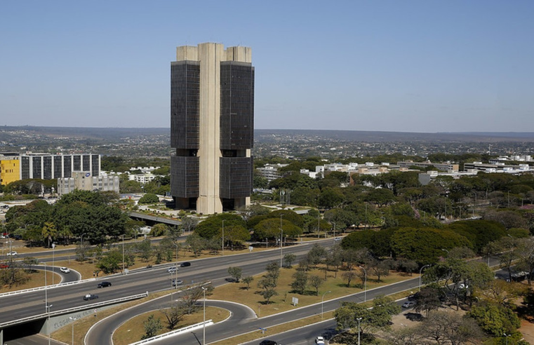 Déficit das contas externas sobe 80% até maio, para US$ 21 bilhões, o maior em cinco anos, revela BC