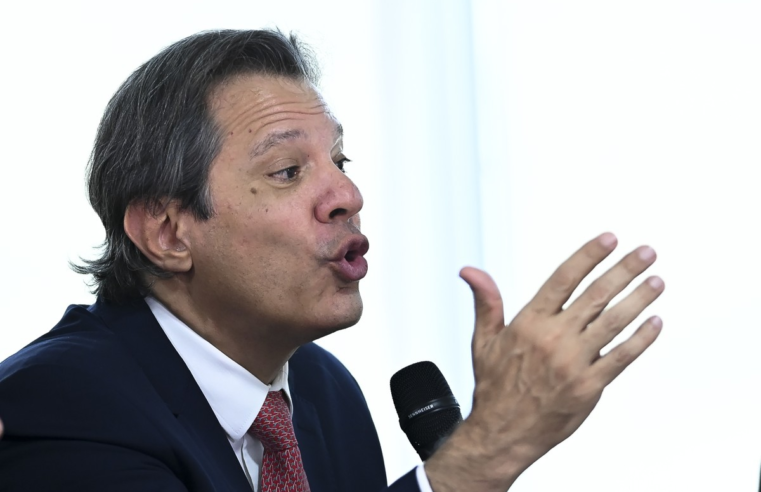 Governo não pretende usar reforma no Imposto de Renda para zerar déficit em 2025, diz Haddad