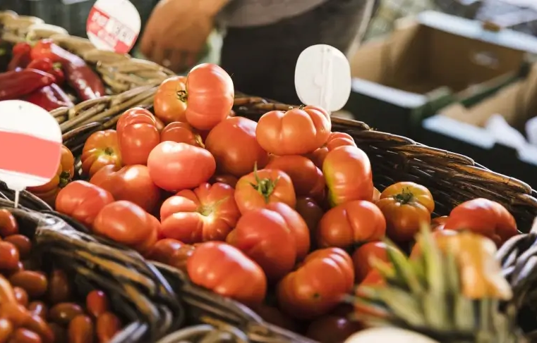 Habitação e alimentos puxam queda na inflação em agosto