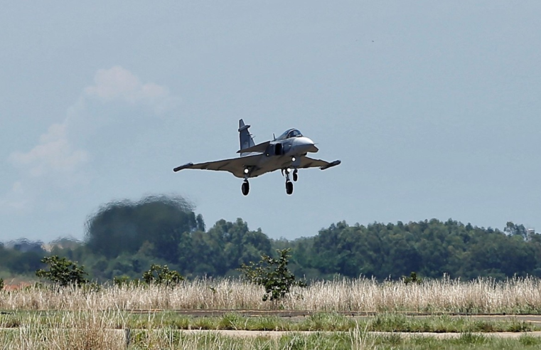 Com 5º maior orçamento, Ministério da Defesa reserva R$ 2,5 bilhões para submarino nuclear e caças Gripen em 2025