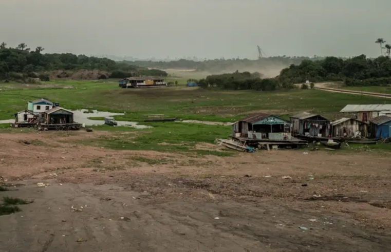 'Devolvam nossa água': os pescadores da Amazônia que ficaram sem saída para rio pelo 2º ano seguido