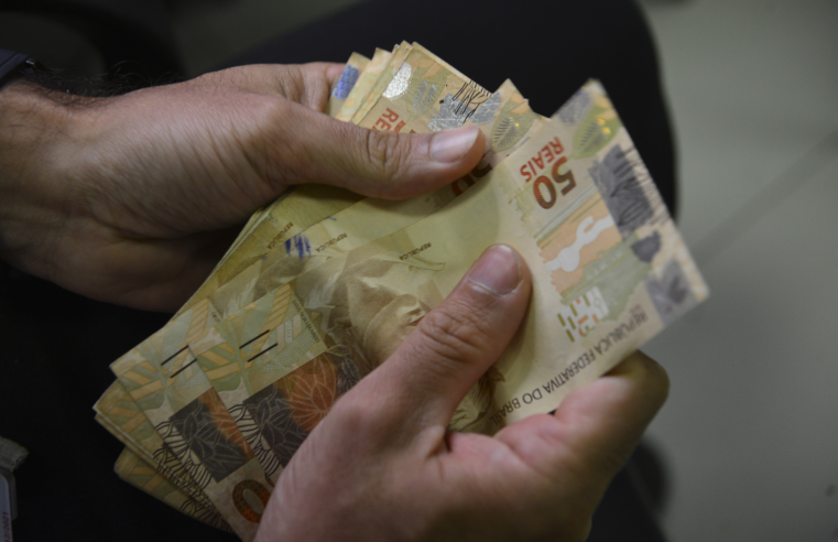 13º salário: parcela única ou 1ª parte devem ser pagas até hoje; veja o que fazer se não recebeu