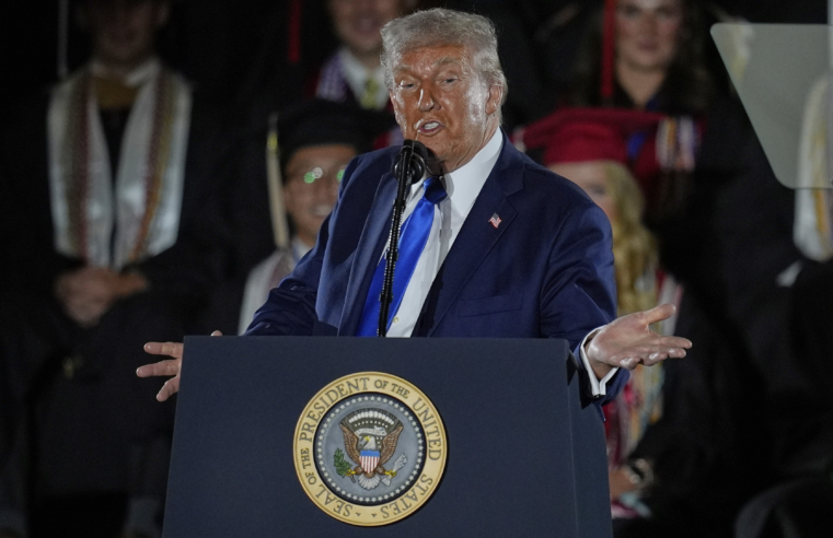 Acordo entre EUA e China para reduzir tarifas não derruba a 'taxa das blusinhas' de Trump