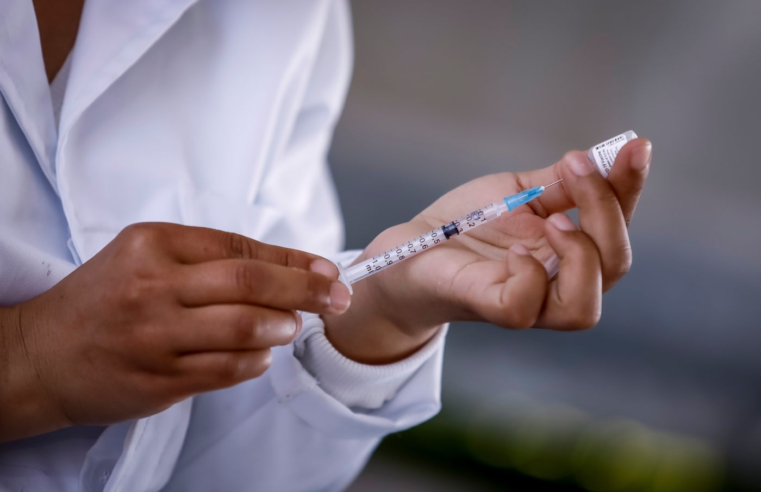 Butantan aguarda há 9 meses aprovação da Anvisa para testar vacina de gripe aviária em humanos